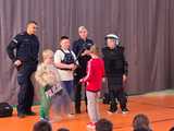 [FOTO] Czy młodzież z Barda zasili szeregi Policji? Spotkanie edukacyjne w Bardzie