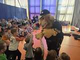 [FOTO] Czy młodzież z Barda zasili szeregi Policji? Spotkanie edukacyjne w Bardzie