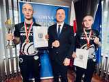 [FOTO] Maciej Bochowicz i Łukasz Kieniuk z Kamieńca Ząbkowickiego stanęli na podium mistrzostw Dolnego Śląska w boksie!