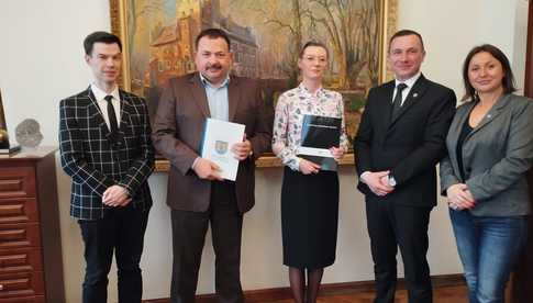 [FOTO] Studenci prawa i administracji na praktykach w Kamieńcu Ząbkowickim!