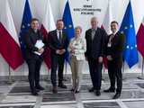 [FOTO] Gmina Bardo na drodze do odbudowy: Czy spotkania w Warszawie przyniosą konkretne efekty?