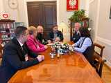 [FOTO] Gmina Bardo na drodze do odbudowy: Czy spotkania w Warszawie przyniosą konkretne efekty?