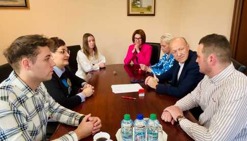 [FOTO] KGW Henrykowianki otrzymały lokal na prowadzenie działalności