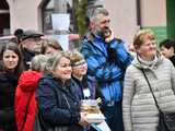 [WIDEO/FOTO] Bogato zastawione stoiska, konkursy i występy podczas Jarmarku Wielkanocnego w Ziębicach