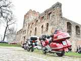 [WIDEO/FOTO] Motocyklowa impreza na ząbkowickim zamku. Klub MotoFrankenstein obchodził jubileusz 15-lecia