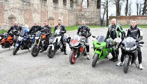 [WIDEO/FOTO] Motocyklowa impreza na ząbkowickim zamku. Klub MotoFrankenstein obchodził jubileusz 15-lecia