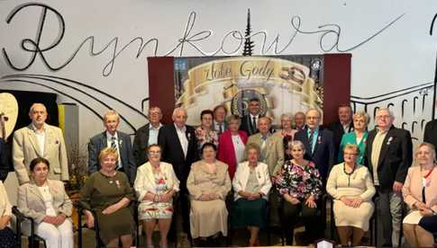 [FOTO] Jubilaci z Ząbkowic Śląskich otrzymali medale prezydenckie za długoletnie pożycie małżeńskie