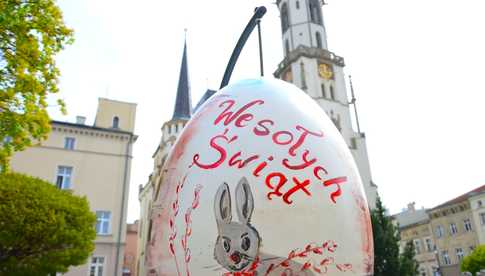 [FOTO] Wielkanoc zawitała na rynek w Ząbkowicach Śląskich
