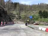 [FOTO] Trwa remont muru oporowego w Srebrnej Górze. Przypominamy o utrudnieniach w ruchu!