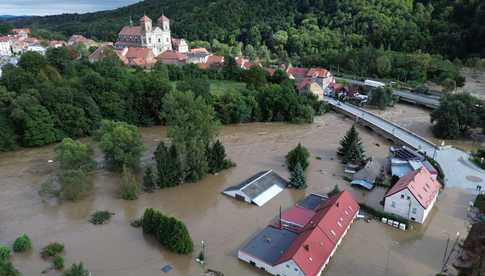 [FOTO] 10 miesięcy odbudowy Barda po powodzi. Co udało się zrobić w tym czasie?